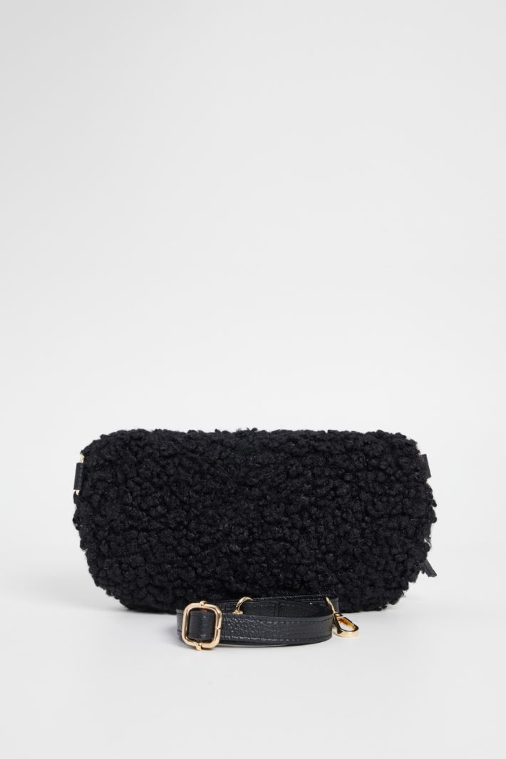 Plush effect pouch Intrend - 3