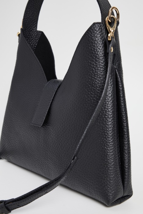 Borsa in pelle martellata