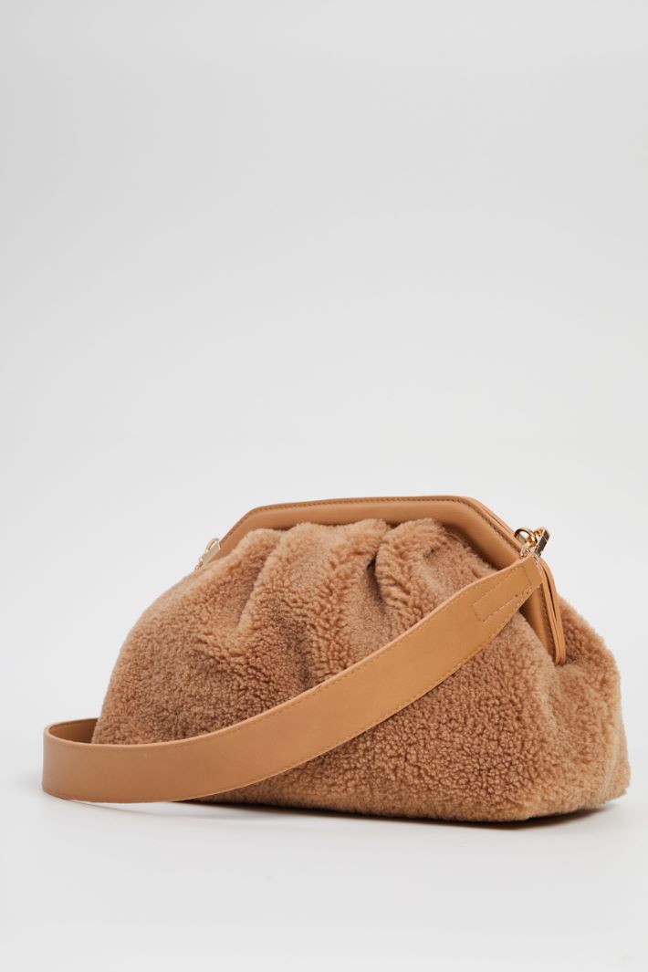 Plush effect clutch Intrend - 4