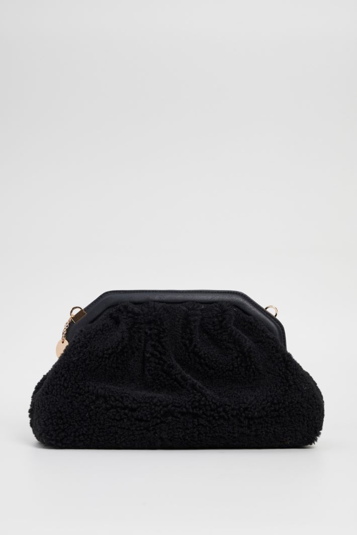 Plush effect clutch Intrend