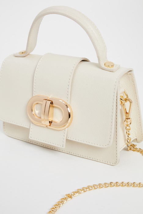 Borsa in pelle martellata