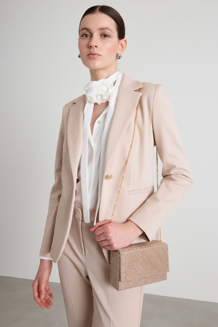 Clutch con pedrería Intrend - 3