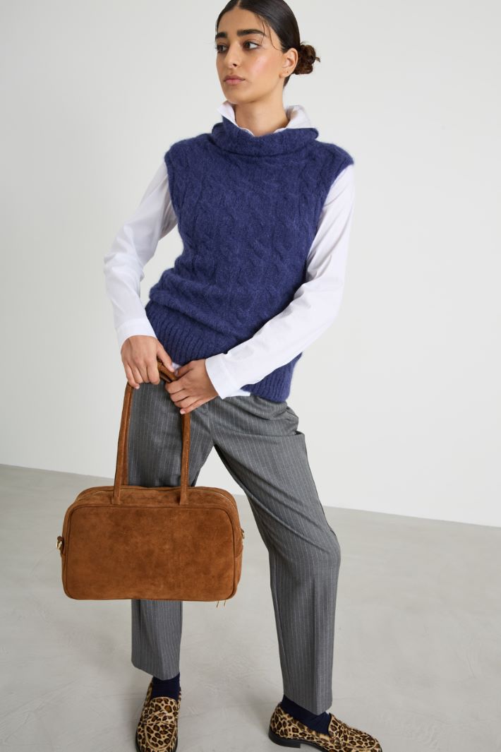 Elongated suede effect bag Intrend - 3