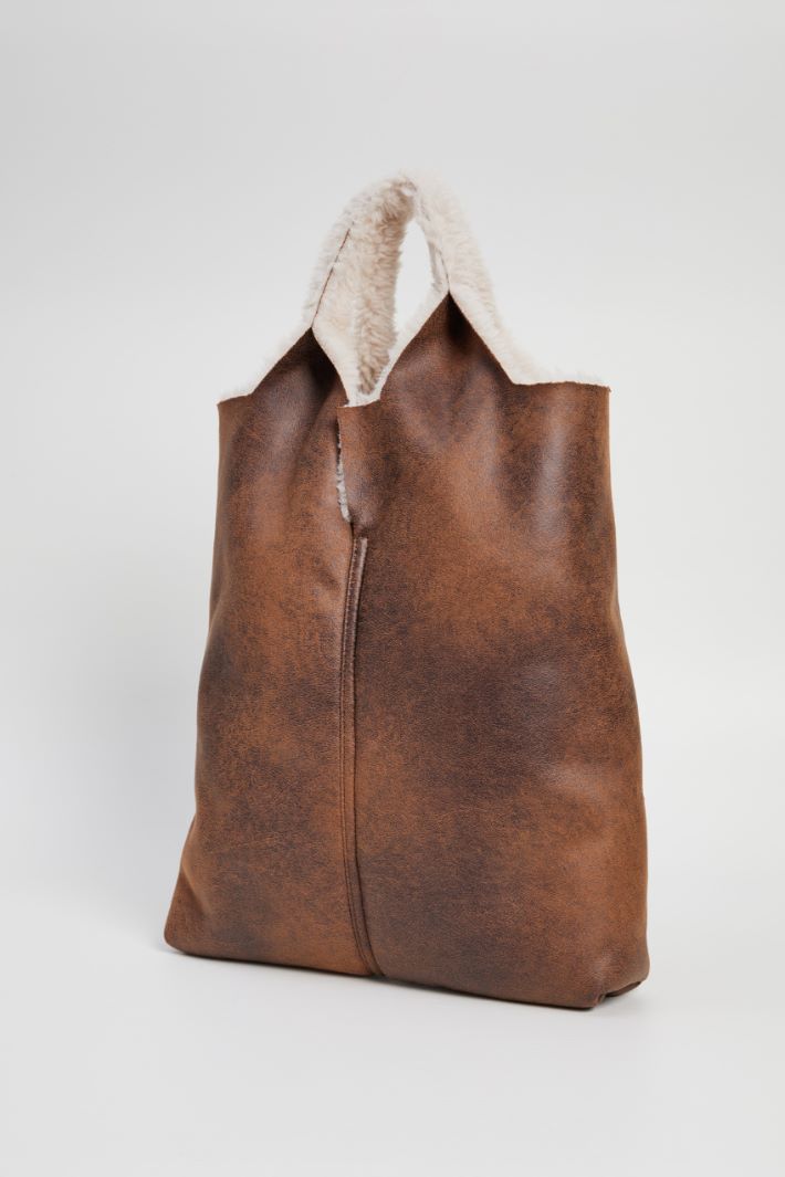 Fur effect shopping bag Intrend - 2