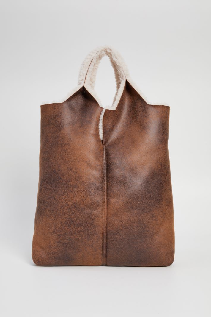 Fur effect shopping bag Intrend
