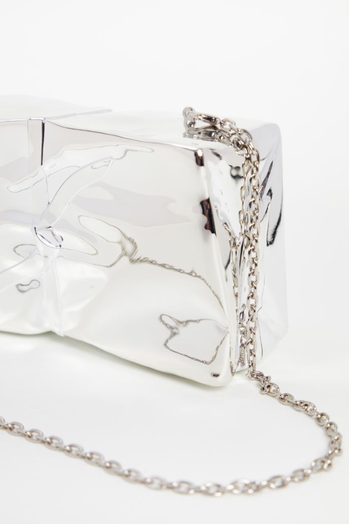 Clutch with a metallic finish Intrend - 2