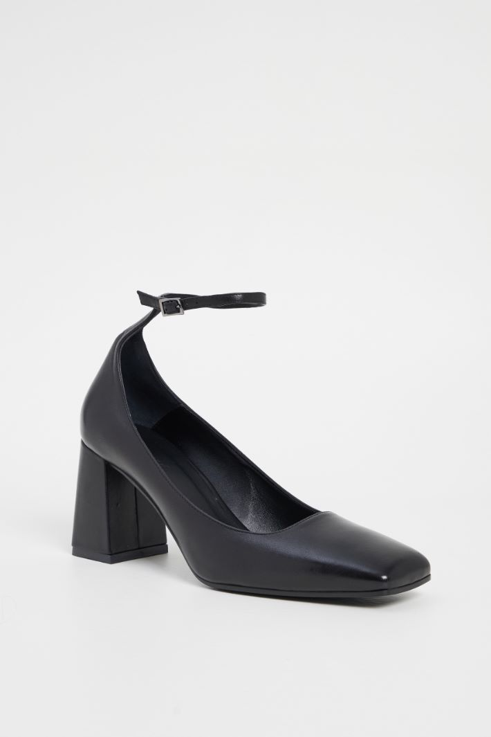 Column heel shoes Intrend - 2