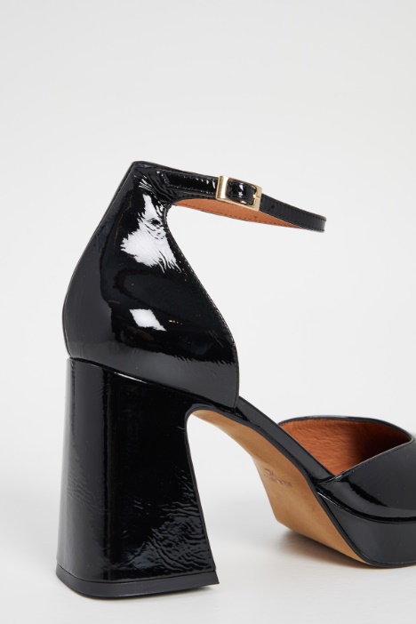 Décolleté con tacco largo