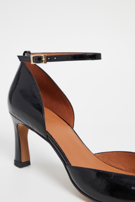 Décolleté con cinturino