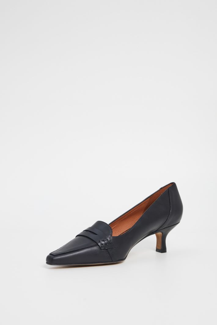 Leather pumps with band Intrend - 4