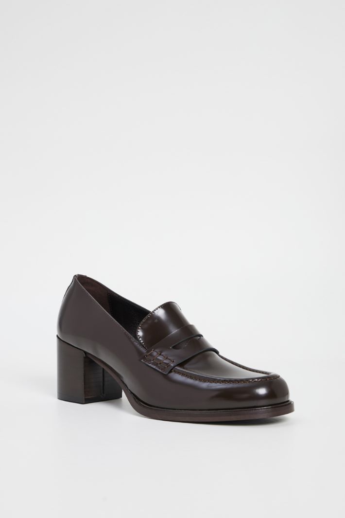 Leather shoes with band Intrend - 2