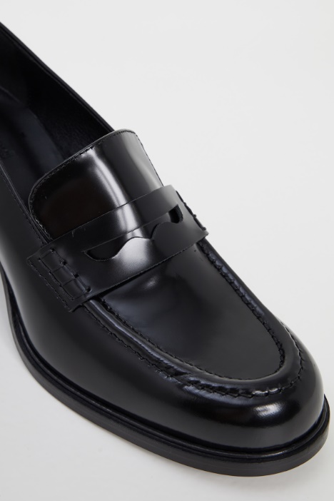 Zapatos de piel con banda