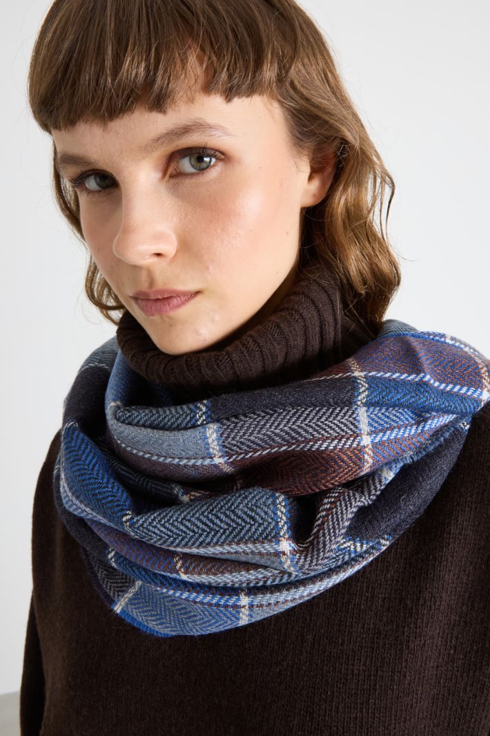 Wool blend stole Intrend - 2