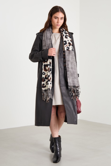 Bufanda con estampado animal