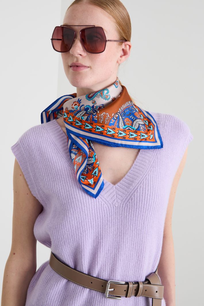 Silk twill scarf Intrend
