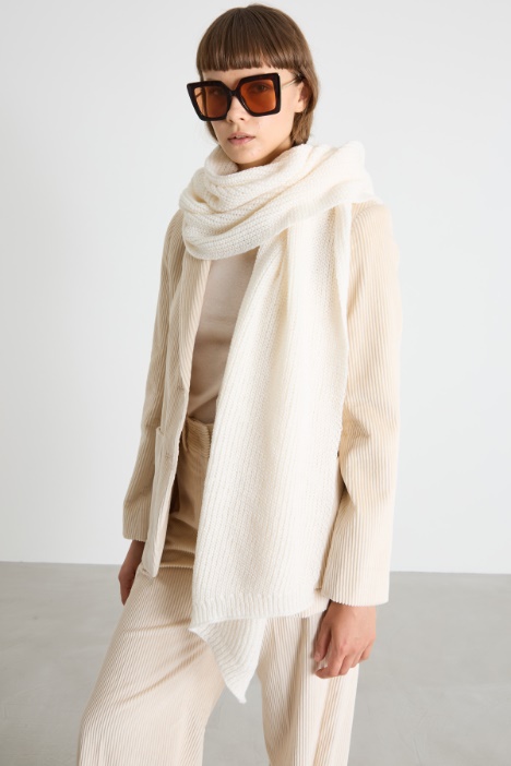 Scarf with asymmetric edges Intrend