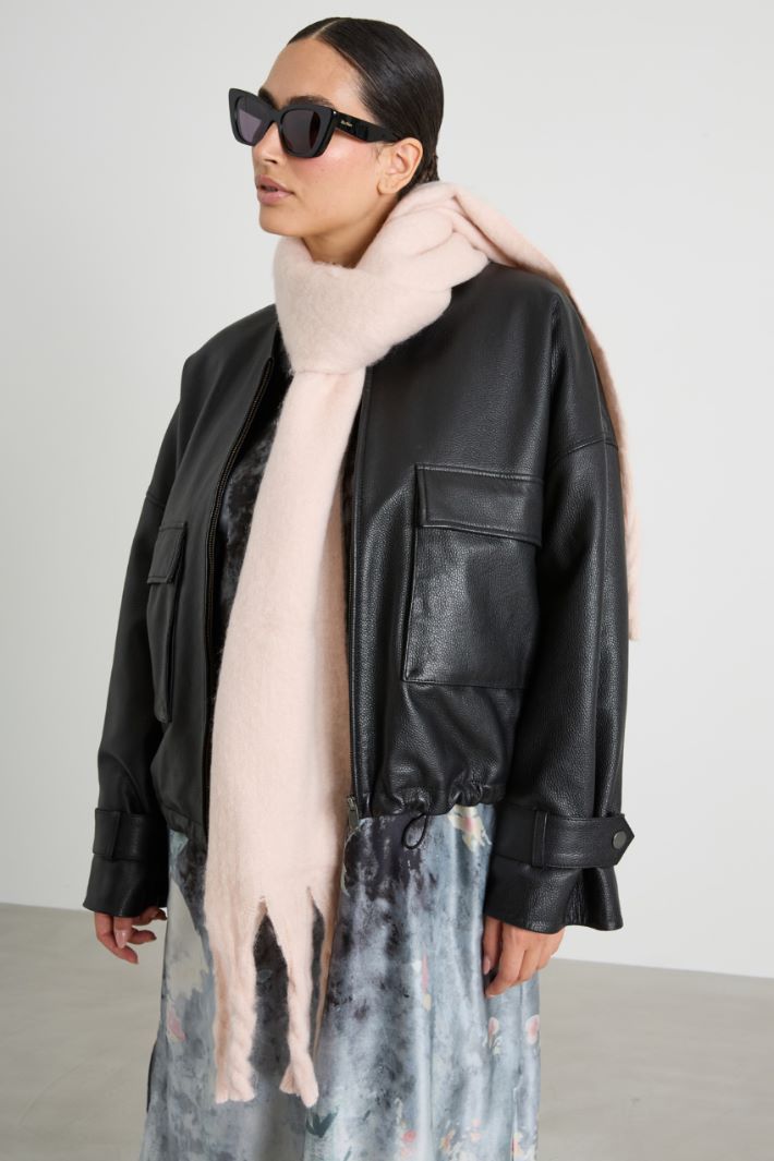 Fluffy scarf Intrend