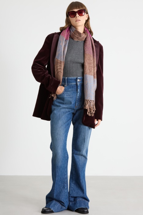 Estola de jacquard con flecos