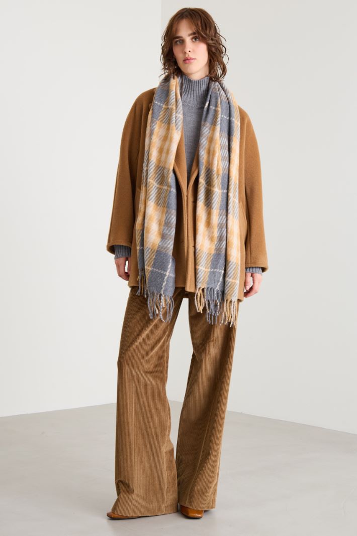 Yarn-dyed stole Intrend