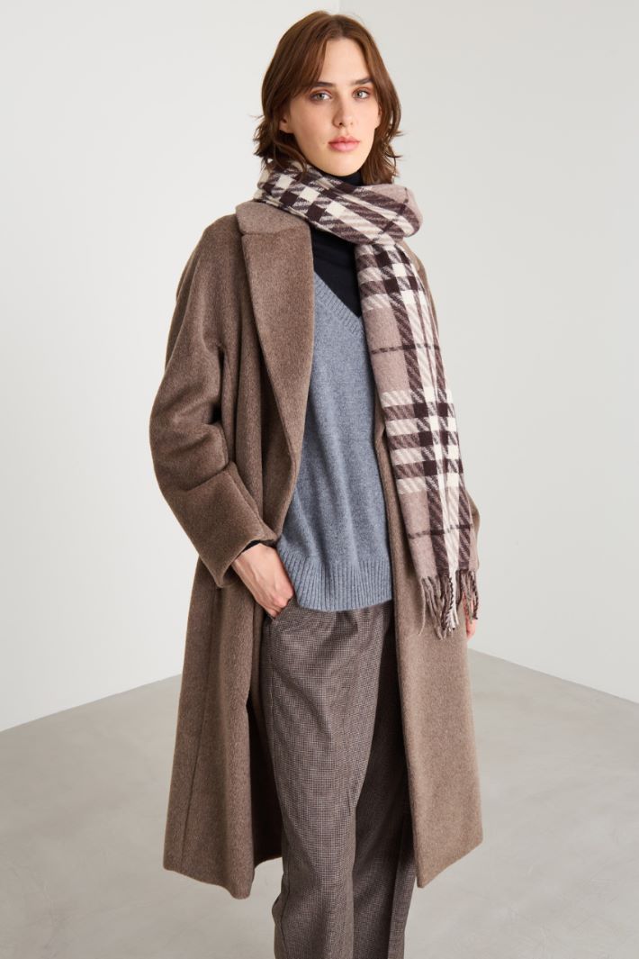 Yarn-dyed stole Intrend
