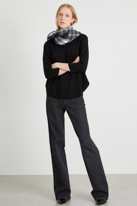 Estola teñida en hilo