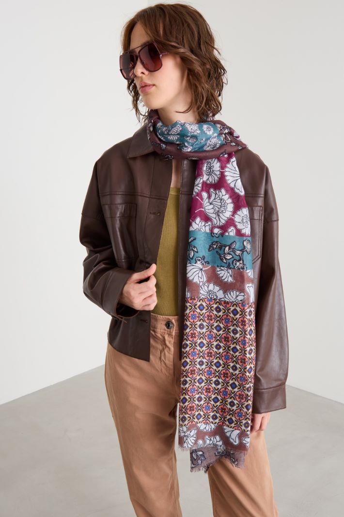 Patterned stole Intrend