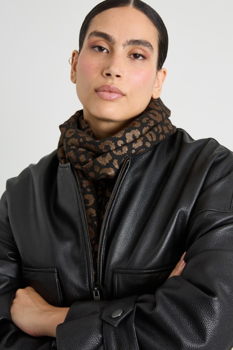 Estola de tela con estampado animal