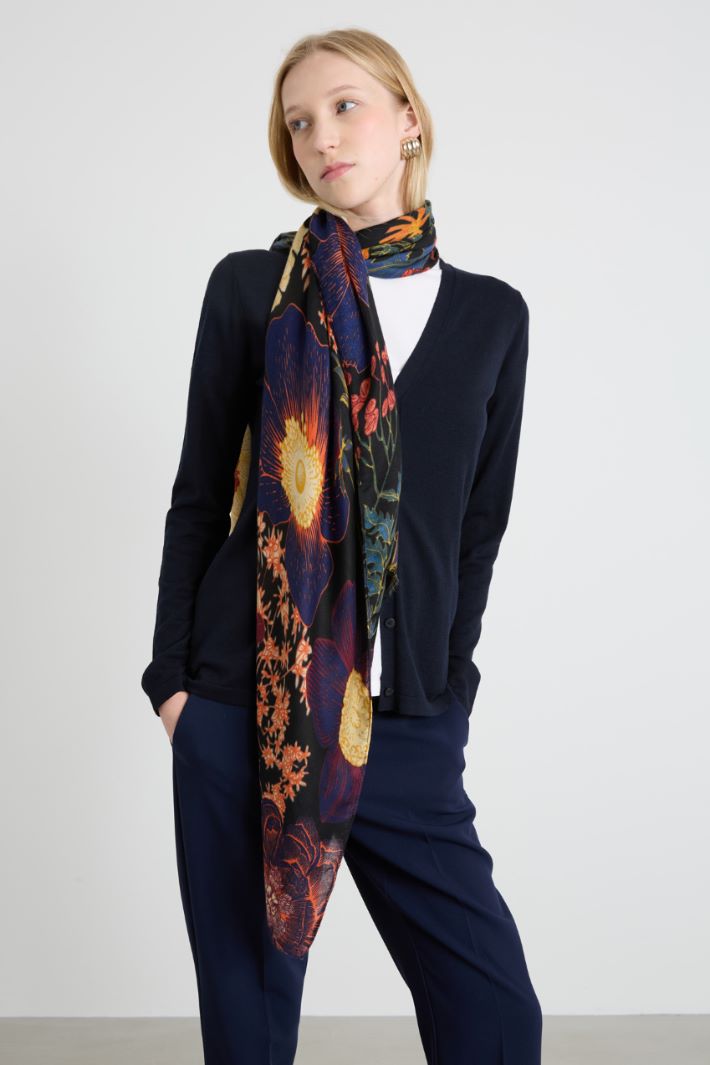 Patterned stole Intrend