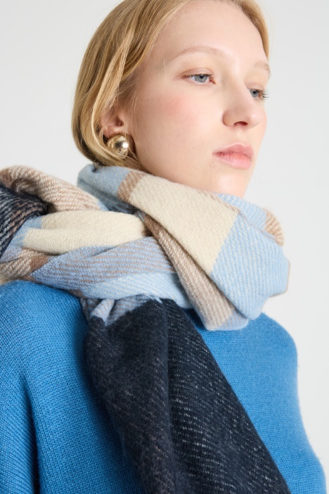 Estola teñida en hilo