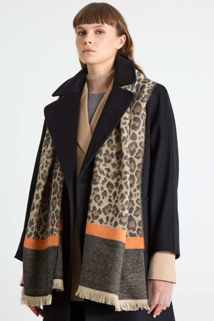 Animal-print stole Intrend