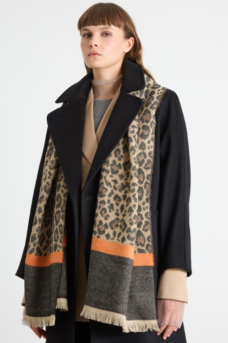 Animal-print stole Intrend
