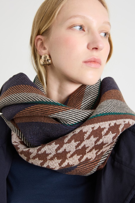 Estola de jacquard con flecos