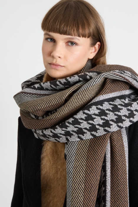 Estola de jacquard con flecos