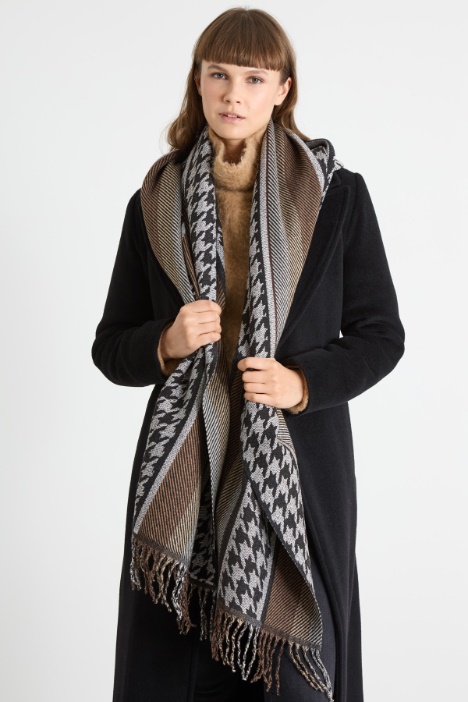 Jacquard stole with fringes Intrend
