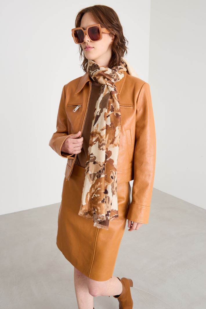 Patterned stole Intrend