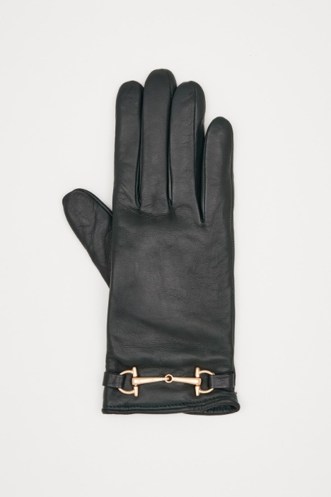 Guantes con detalle metálico