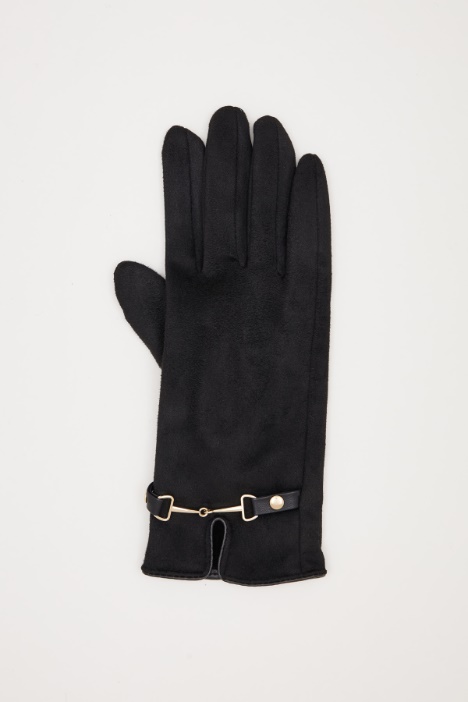Guantes con detalle