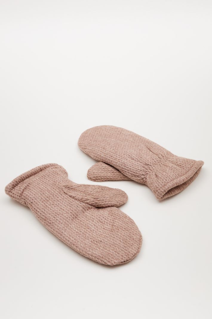 Mittens with plush lining Intrend