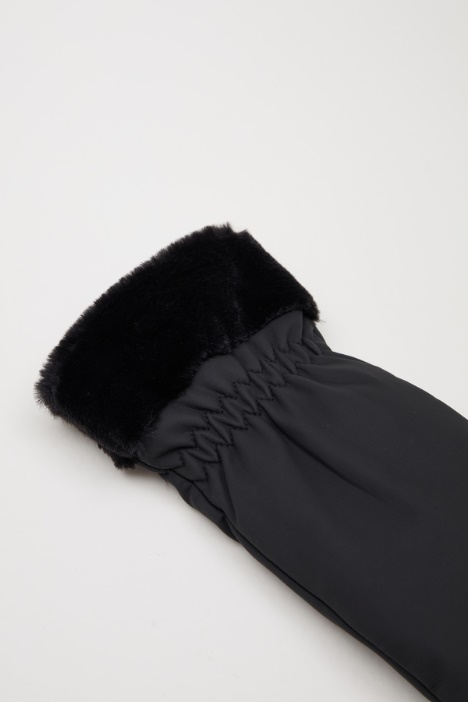 Guantes con acabado encerado