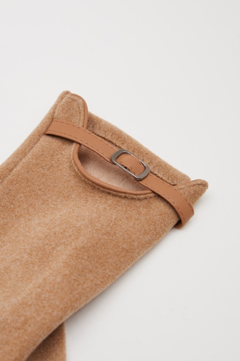 Guantes de punto con correa