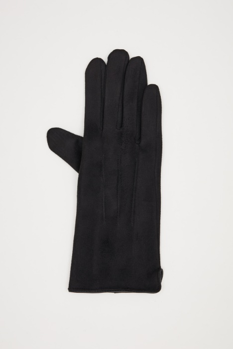 Guantes con costuras