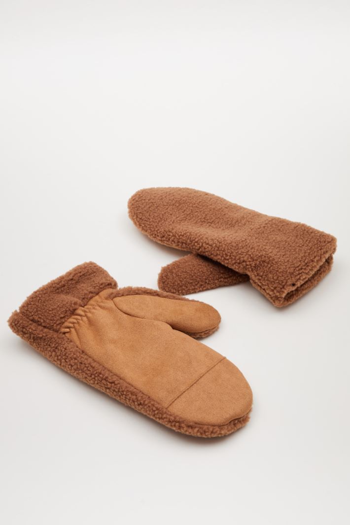 Plush gloves Intrend