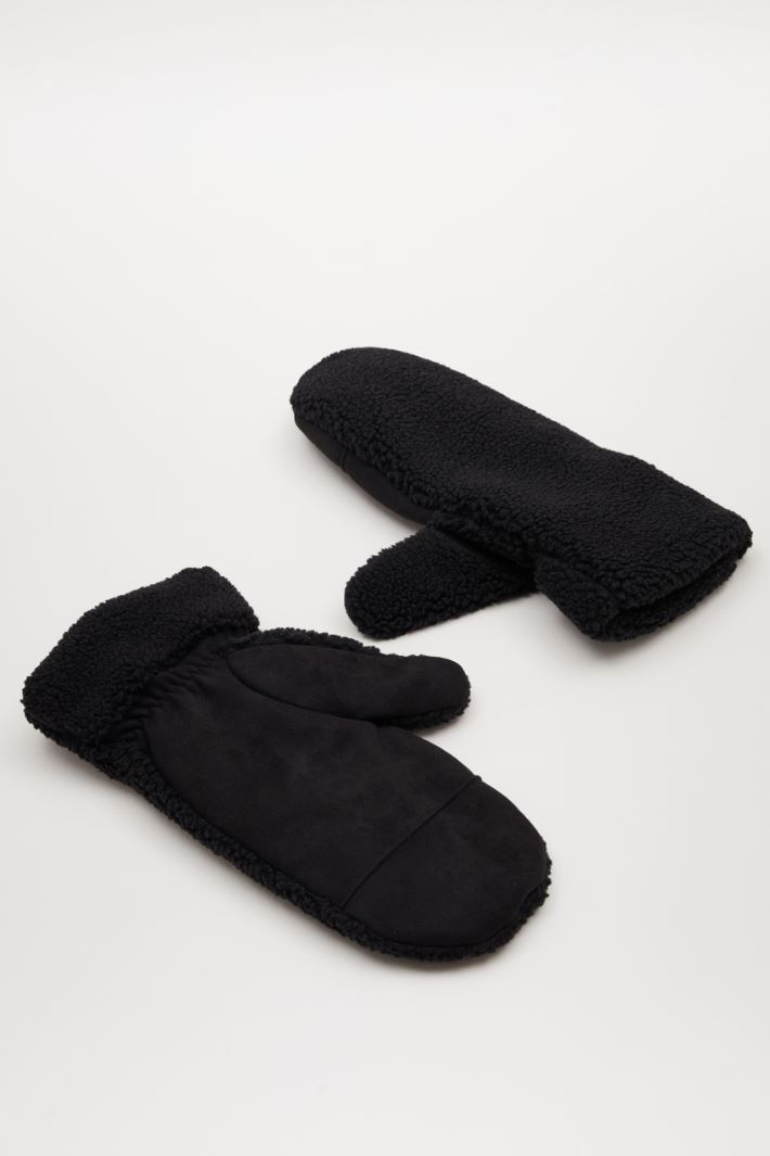 Plush gloves Intrend