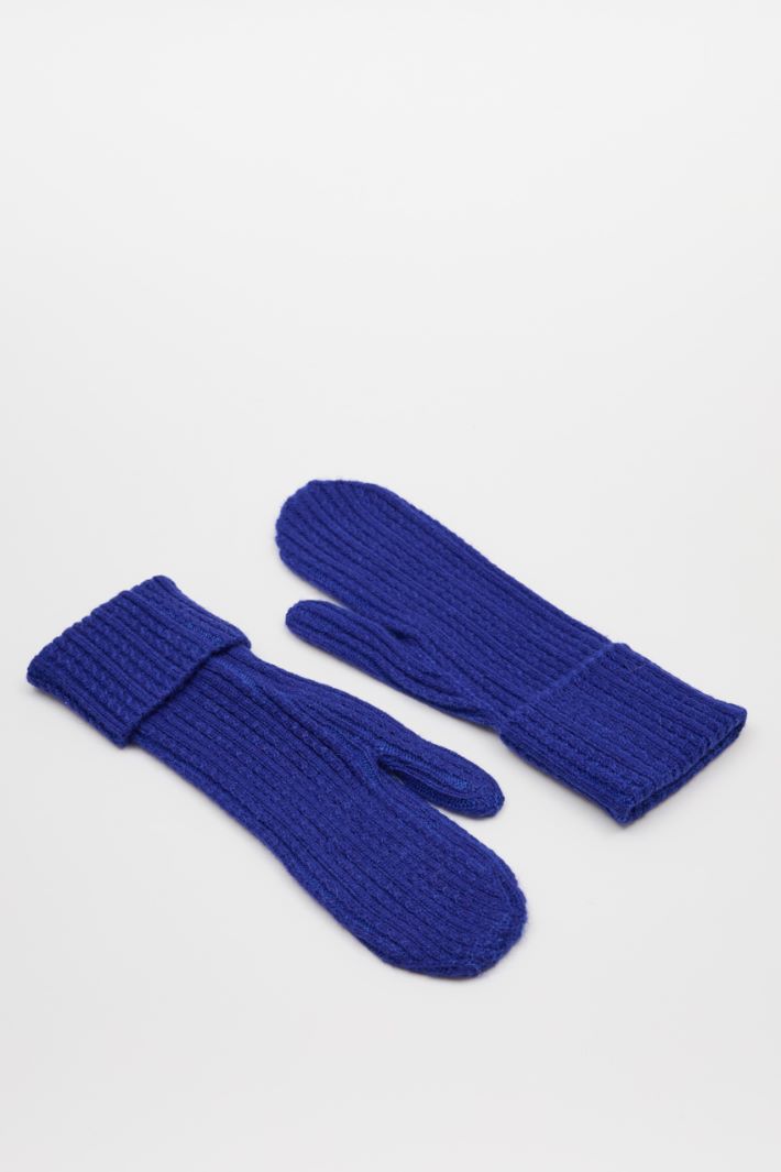 Ribbed knit mittens Intrend