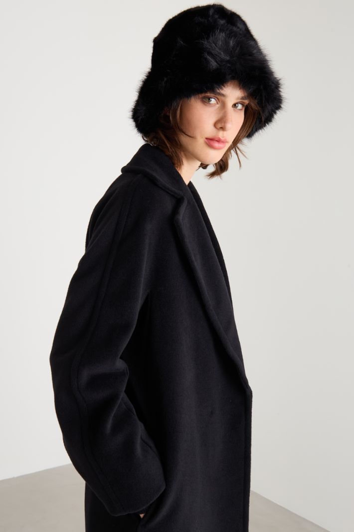 Faux fur hat Intrend