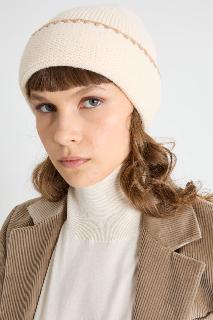 Knitted beanie hat Intrend - 2