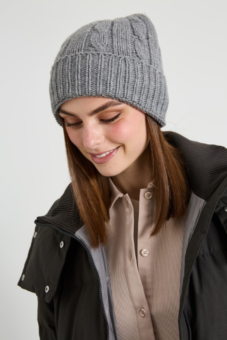 Cuffia a trecce in lana