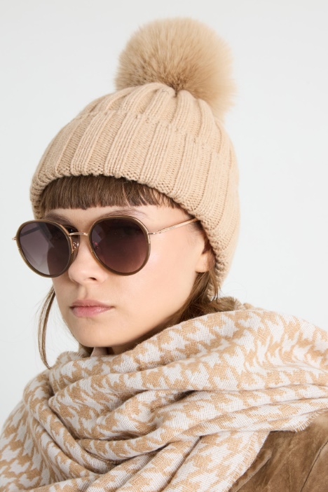 Pom pom hat Intrend