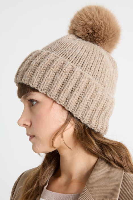 Pom pom hat Intrend