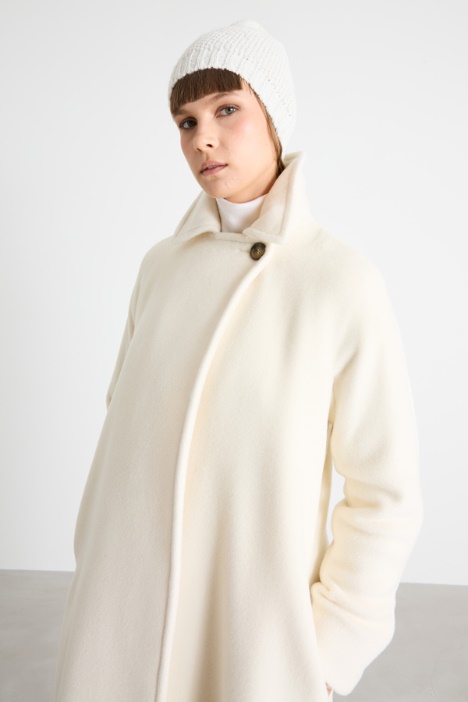 Hat with lamé inserts Intrend